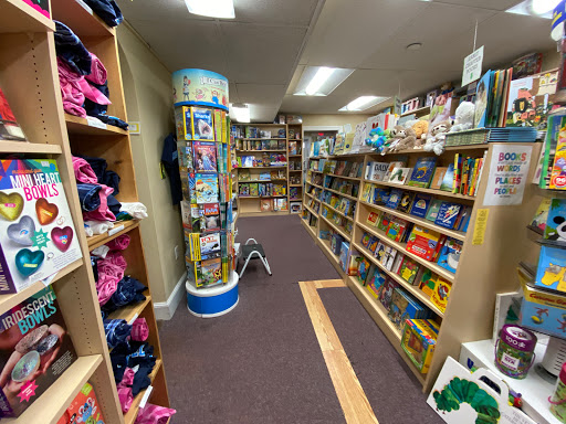 Book Store «Park Street Books & Toys», reviews and photos, 504 Main St, Medfield, MA 02052, USA