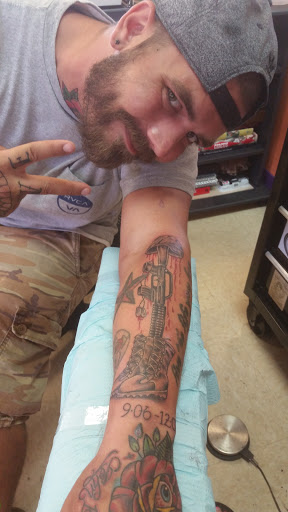 Tattoo Shop «Diamond Tattoo», reviews and photos, 16810 US-441 #506, Summerfield, FL 34491, USA