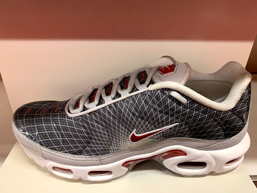 Sporting Goods Store «Nike Factory Store», reviews and photos, 4600 Shelbyville Rd #615, Louisville, KY 40207, USA