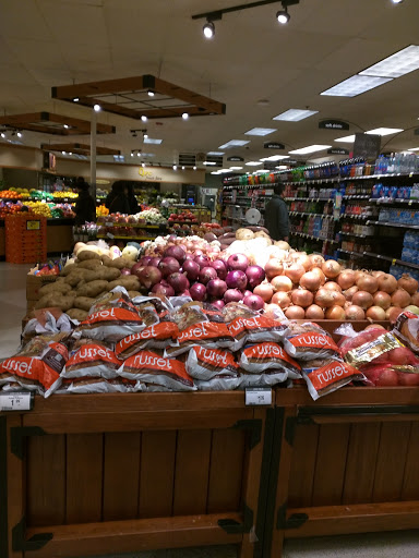Grocery Store «Quality Food Center», reviews and photos, 15800 Redmond Way, Redmond, WA 98052, USA