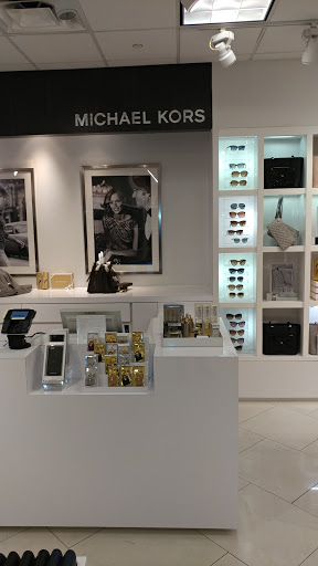 Fashion Accessories Store «Michael Kors», reviews and photos, 5050 Factory Shops Blvd #320, Castle Rock, CO 80108, USA