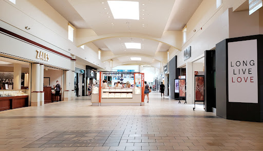 Shopping Mall «Summit Mall», reviews and photos, 3265 W Market St, Fairlawn, OH 44333, USA