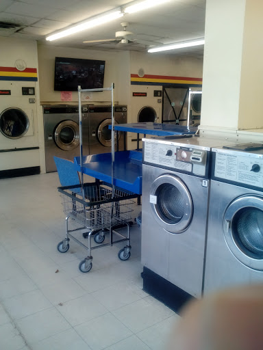 Laundromat «Soaps & Suds», reviews and photos, 2200 Todds Ln, Hampton, VA 23666, USA