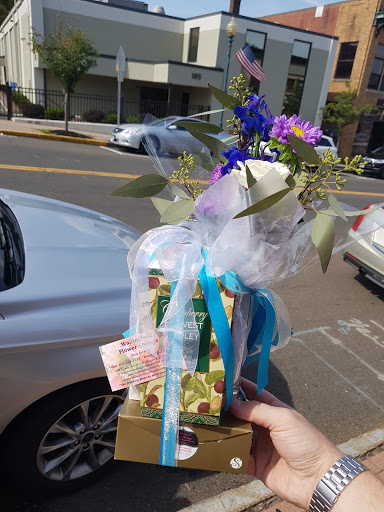 Florist «Wallingford Flower Shoppe», reviews and photos, 190 Center St, Wallingford, CT 06492, USA
