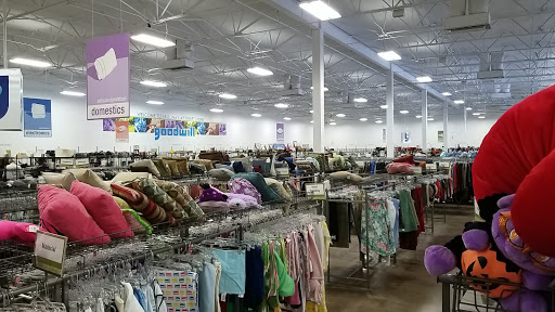 Thrift Store «7th St & Thunderbird Goodwill Retail Store & Donation Center», reviews and photos, 13236 N 7th St, Phoenix, AZ 85022, USA