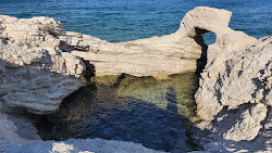 Foto von Aspros Kavos Beach befindet sich in natürlicher umgebung
