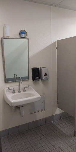 Office Supply Store «Staples», reviews and photos, 1207 N Landing Way, Renton, WA 98057, USA