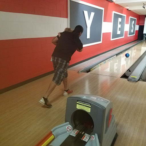 Bowling Alley «Brunswick Zone Classic Lanes», reviews and photos, 1800 Hamner Ave, Norco, CA 92860, USA