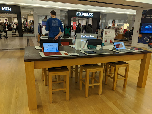 Computer Store «Microsoft Store - The Mall at Rockingham Park», reviews and photos, 99 Rockingham Park Blvd #117a, Salem, NH 03079, USA