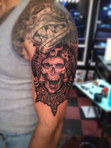 Tattoo Shop «Roselle Tattoo Company», reviews and photos, 25W163 Lake St, Roselle, IL 60172, USA