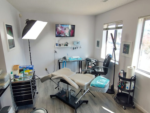 Tattoo Shop «Steel Heart Tattoo», reviews and photos, 40 E Market St, Harrisonburg, VA 22801, USA