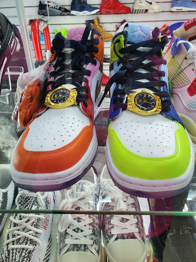 Discount Store «Greenbriar Discount Mall», reviews and photos, 2975 Headland Dr SW, Atlanta, GA 30311, USA