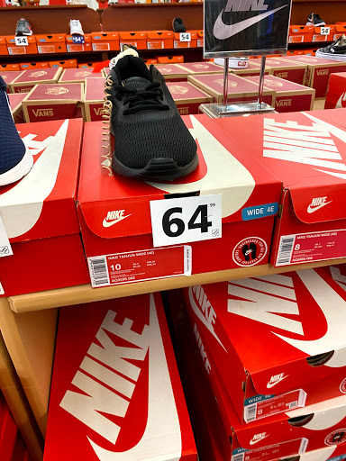 Shoe Store «Shoe City», reviews and photos, 4170 E Willow St, Long Beach, CA 90815, USA