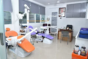 DUHI DENTAL AND IMPLANT CENTRE image