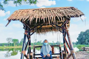 Balong Lake Sembawa image
