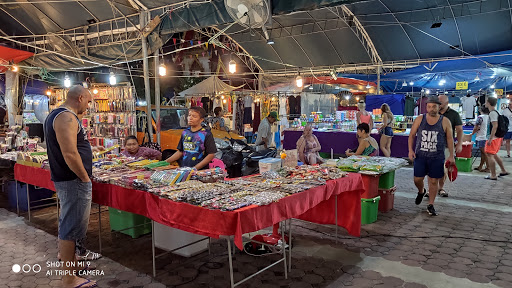 Karon Temple Market