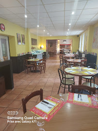 Atmosphère du Restaurant Les Tricheries à Seilh - n°4