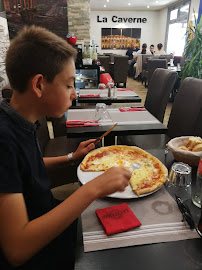 Pizza du Restaurant italien Restaurant Pizzeria La Caverne à Pontoise - n°9