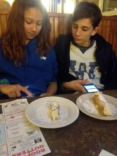 Pizza Restaurant «Hometown Pizza», reviews and photos, 250 West St, Litchfield, CT 06759, USA