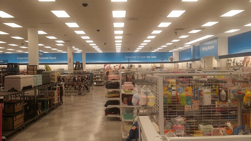 Clothing Store «Ross Dress for Less», reviews and photos, 21605 Village Lakes Shopping Center Dr, Land O Lakes, FL 34639, USA