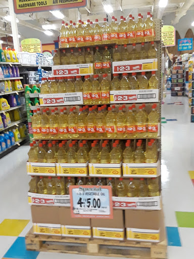 Shopping Mall «Ravenswood Shopping Center», reviews and photos, E Bayshore Rd, Palo Alto, CA 94303, USA