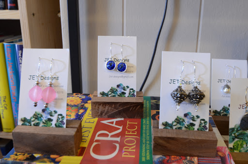 Used Book Store «The Looking Glass», reviews and photos, 823 S Oak Park Ave, Oak Park, IL 60304, USA