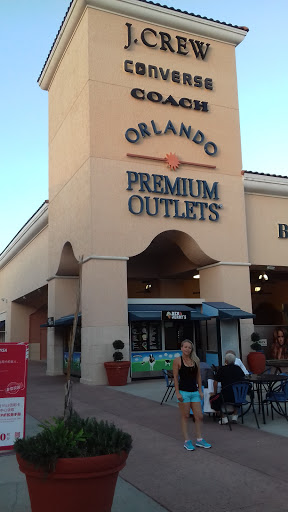 Shopping Mall «Orlando Vineland Premium Outlets», reviews and photos, 8200 Vineland Ave, Orlando, FL 32821, USA