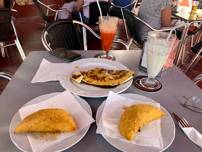 Arepas Guayoyo - DISA, Carretera General del Sur, 90 Frente a La Gasolinera, 38620, Santa Cruz de Tenerife, Spain