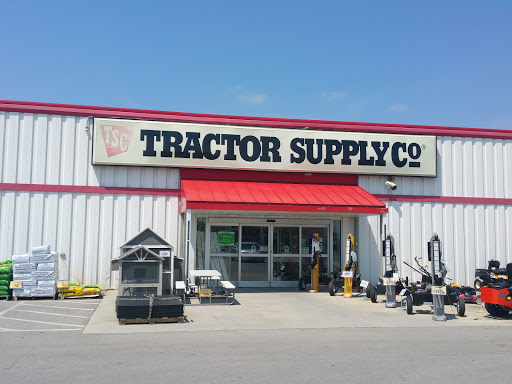 Tractor Supply Co., 2375 Pleasant St, Noblesville, IN 46060, USA, 