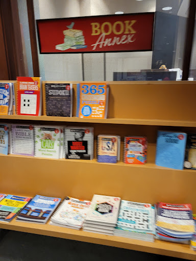 Book Store «Barnes and Noble», reviews and photos, 2500 N Mayfair Rd, Milwaukee, WI 53226, USA