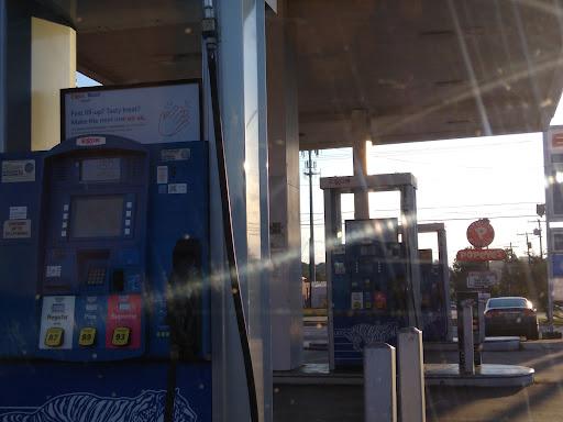 Gas Station «Exxon», reviews and photos, 2216 E 5th St, Tyler, TX 75701, USA
