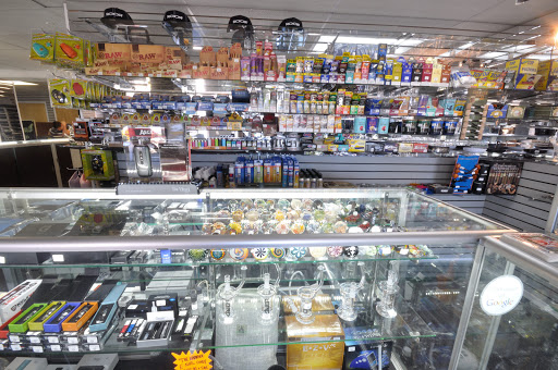 Vaporizer Store «Illadelph by All in One Smoke Shop», reviews and photos, 14230 Bustleton Ave, Philadelphia, PA 19116, USA