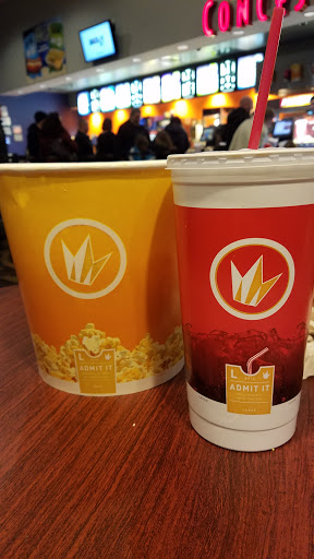 Movie Theater «Regal Cinemas Ronkonkoma 9», reviews and photos, 565 Portion Rd, Ronkonkoma, NY 11779, USA