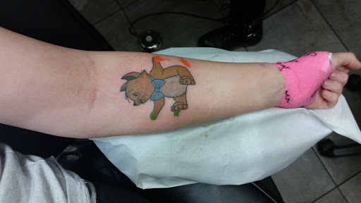 Tattoo Shop «Aces Tattoos», reviews and photos, 1776 Teasley Ln, Denton, TX 76205, USA