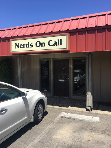 Nerds On Call image