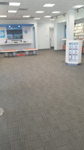 Cell Phone Store «AT&T», reviews and photos, 312 Randall Rd, South Elgin, IL 60177, USA