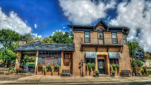 River Inn Bar & Grill