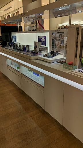 Hair Salon «Ulta Beauty», reviews and photos, 5860 Leesburg Pike, Falls Church, VA 22041, USA
