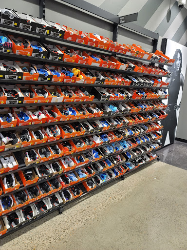 Sporting Goods Store «Nike Clearance Store», reviews and photos, 40-24 College Point Blvd, Flushing, NY 11354, USA