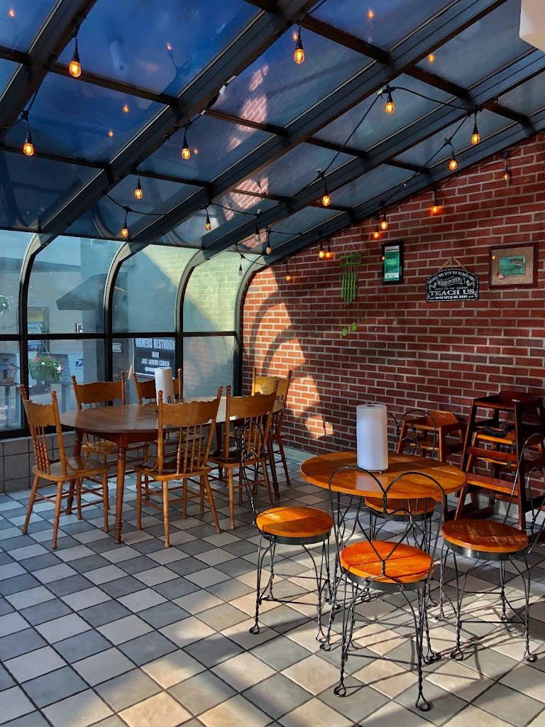 Pigeon Forge Deli 37863