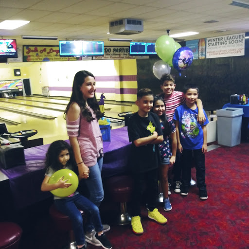 Sports Bar «Crown Lanes Bowling Center & Sports Bar», reviews and photos, 2325 S Federal Blvd, Denver, CO 80219, USA