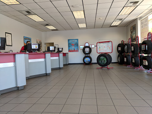 Tire Shop «Discount Tire Store - Kirkland, WA», reviews and photos, 12410 NE 124th St, Kirkland, WA 98034, USA