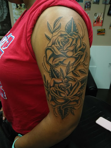 Tattoo Shop «UnderGround-Ink Tattoo Gallery», reviews and photos, 2106 W Gentry Pkwy, Tyler, TX 75702, USA