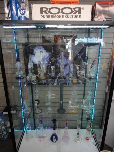 Tobacco Shop «In-n-Out Smoke Shop», reviews and photos, 10020 SW Beaverton Hillsdale Hwy, Beaverton, OR 97005, USA