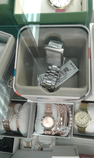 Clothing Store «Ross Dress for Less», reviews and photos, 257 N Weber Rd, Bolingbrook, IL 60490, USA