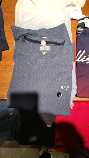 Clothing Store «Hollister Co.», reviews and photos, 1076 Layton Hills Pkwy, Layton, UT 84041, USA