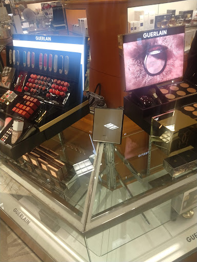 Shopping Mall «Northbrook Court», reviews and photos, 2171 Lake Cook Rd, Northbrook, IL 60062, USA