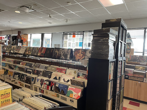 Book Store «Mojo Books & Records», reviews and photos, 2540 E Fowler Ave, Tampa, FL 33612, USA