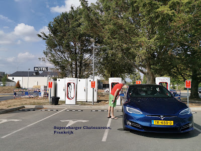 Tesla Supercharger à Coings