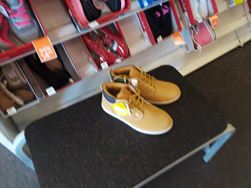 Shopping Mall «Century Plaza Shopping Center», reviews and photos, 4405 Somersville Road & Highway 4, Pittsburg, CA 94565, USA